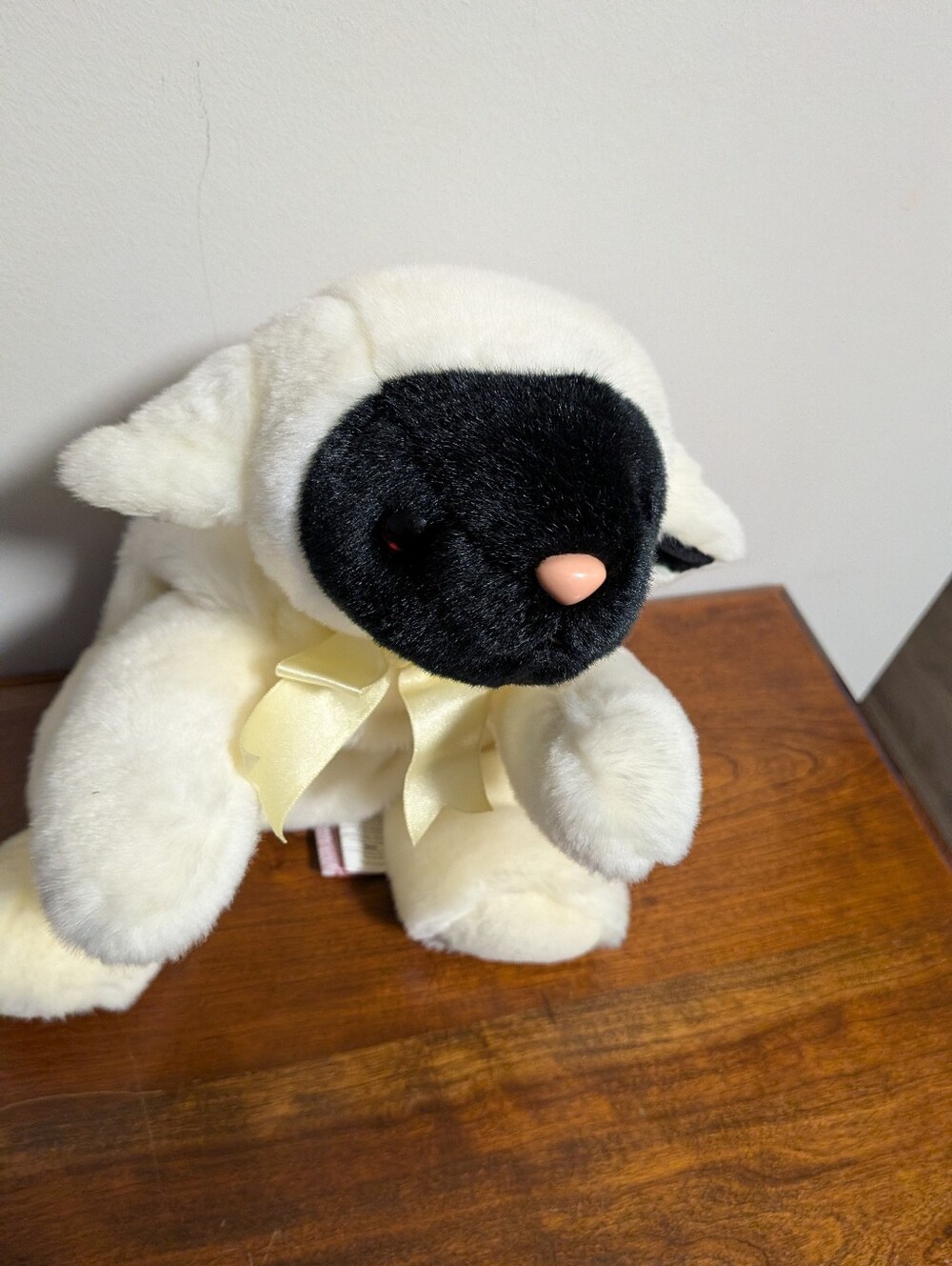 Ty Beanie Buddy. Plush Lamb Stuffed Animal . Cream With Black Face. GUC. 2000.